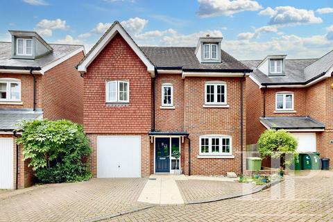 6 bedroom detached house for sale, St. Aidan Close, Crawley RH11