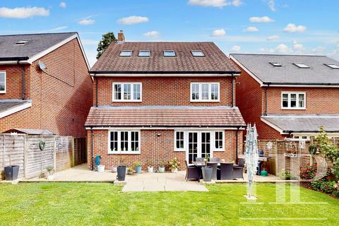 6 bedroom detached house for sale, St. Aidan Close, Crawley RH11