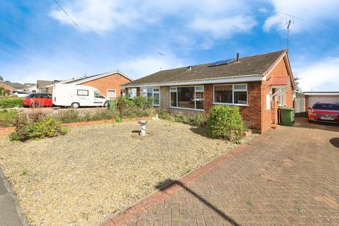 2 bedroom semi-detached bungalow for sale, Beechfield Drive, Kidderminster DY11