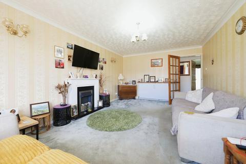 2 bedroom semi-detached bungalow for sale, Beechfield Drive, Kidderminster DY11