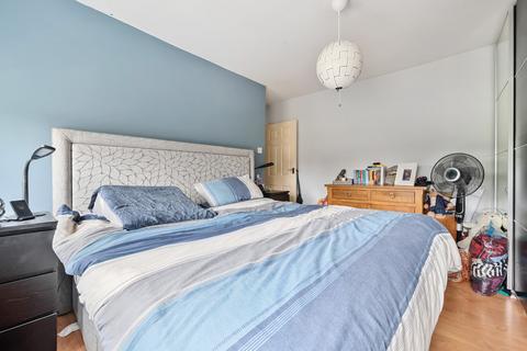 33 Hazel Crescent, Reading, RG2 7ND