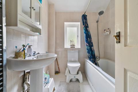 33 Hazel Crescent, Reading, RG2 7ND