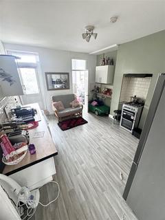 2 bedroom terraced house for sale, London Road, Westcliff-On-Sea