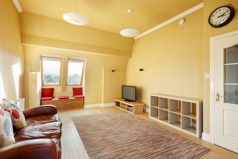 2 bedroom flat to rent, Rattray Drive, Edinburgh EH10