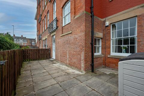 2 bedroom apartment for sale, Monkgate, York, YO31 7NS