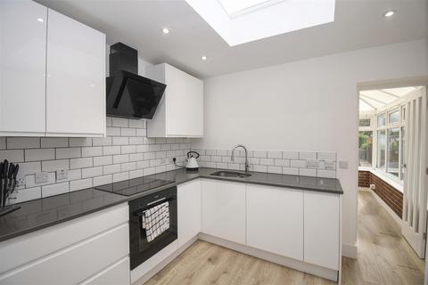 2 bedroom end of terrace house for sale, Richmond Road, Hessle