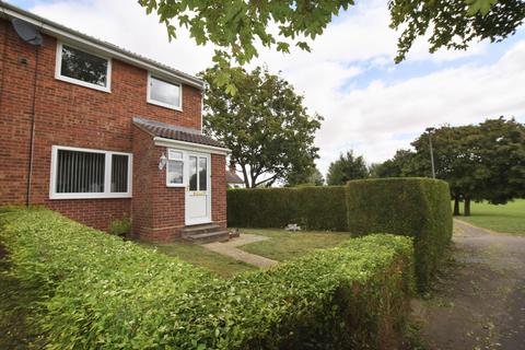 3 bedroom end of terrace house to rent, Carroll Close, Newport Pagnell