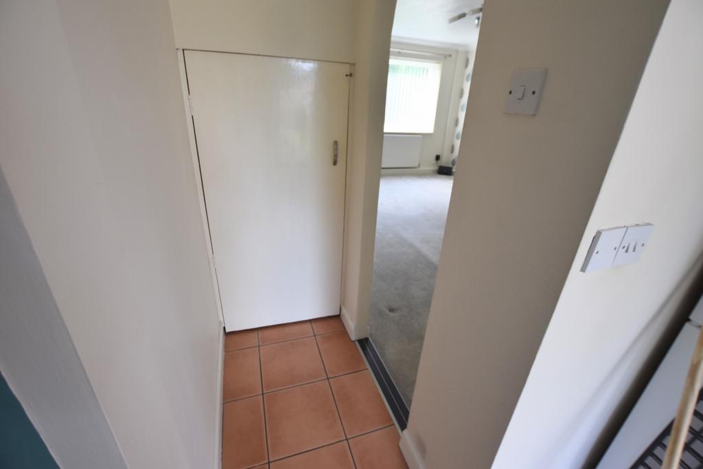 39 Carroll Close cupboard