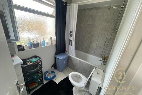 121 Movers Lane, Barking, IG11 7UQ