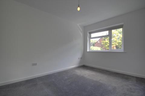 2 bedroom flat to rent, Tettenhall Road, Wolverhampton