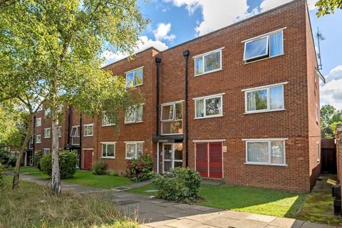 16 Crown Walk, Wembley, HA9 8HU