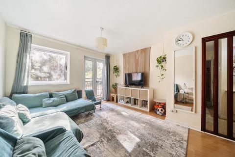 16 Crown Walk, Wembley, HA9 8HU