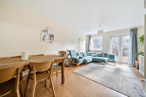 16 Crown Walk, Wembley, HA9 8HU
