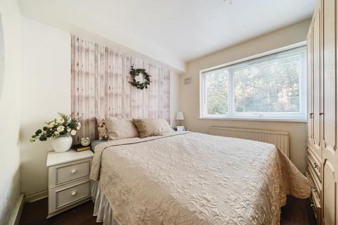 16 Crown Walk, Wembley, HA9 8HU