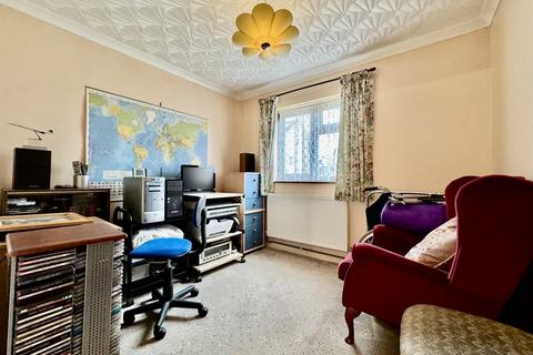 2 bedroom bungalow for sale, Sydney Place, Gillingham