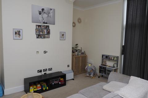 2 bedroom flat for sale, South Street, Cottingham HU16