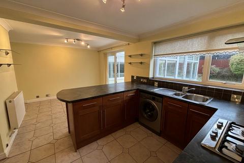 3 bedroom detached house to rent, Hawke Green, Huyton