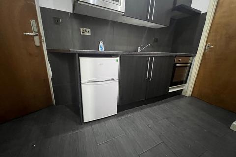 2 bedroom flat to rent, Brays Lane, Coventry, CV2