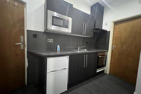 2 bedroom flat to rent, Brays Lane, Coventry, CV2