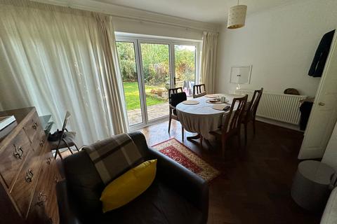 undefined, Gaston Way, Shepperton TW17