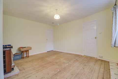 3 bedroom semi-detached house for sale, SHOLING! NO FORWARD CHAIN! POTENTIAL TO IMPROVE!