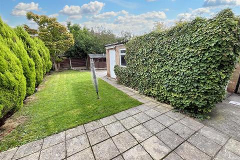 3 bedroom semi-detached house for sale, Manor Avenue, Sale