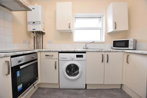 3 bedroom maisonette to rent, West Street, Bristol BS3