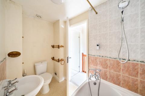 2 Colburn Crescent, Guildford, GU4 7YZ