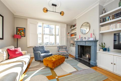 44 Oak Village, London, NW5 4QL