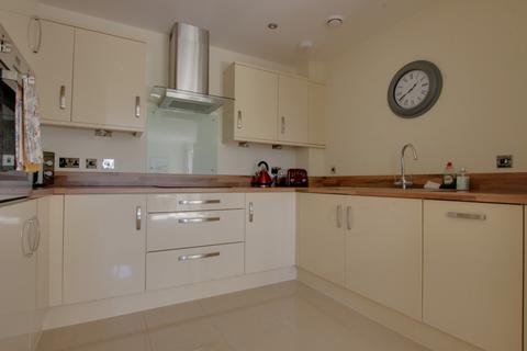 2 bedroom apartment for sale, South Park Court, Bulbeck Road, Havant