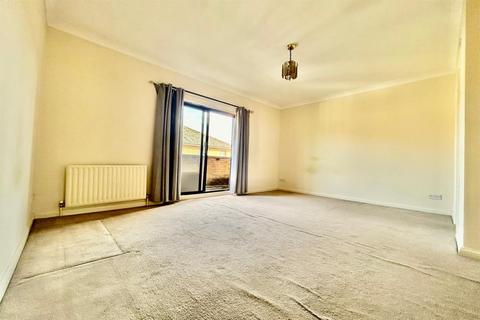 74 Plover Way, London, SE16 7TT