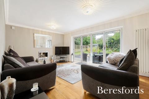 8 Gablefields, Sandon, Chelmsford, CM2 7SP