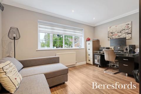 8 Gablefields, Sandon, Chelmsford, CM2 7SP