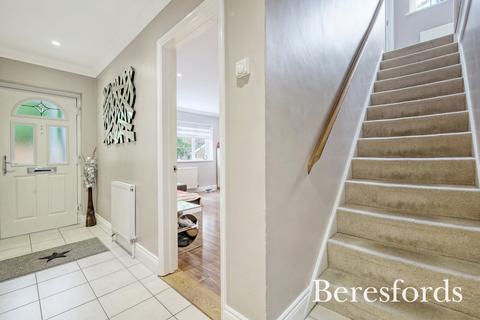 8 Gablefields, Sandon, Chelmsford, CM2 7SP
