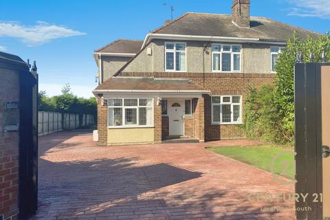 4 bedroom semi-detached house for sale, Church Road, Hale Village