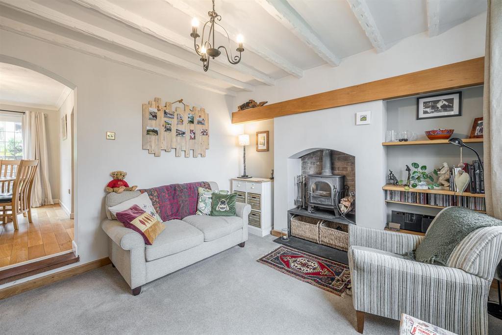 Mount Pleasant, Kingswinford, DY6 9SN 4 bed link detached house for sale £500,000