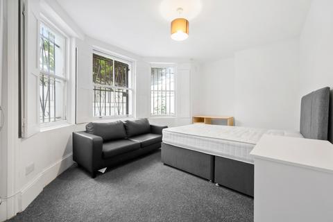 4 bedroom flat to rent, Hilldrop Road, Kentish Town, London