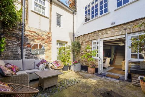 3 bedroom property for sale, Flint Hall, 7 Strand Street, Sandwich