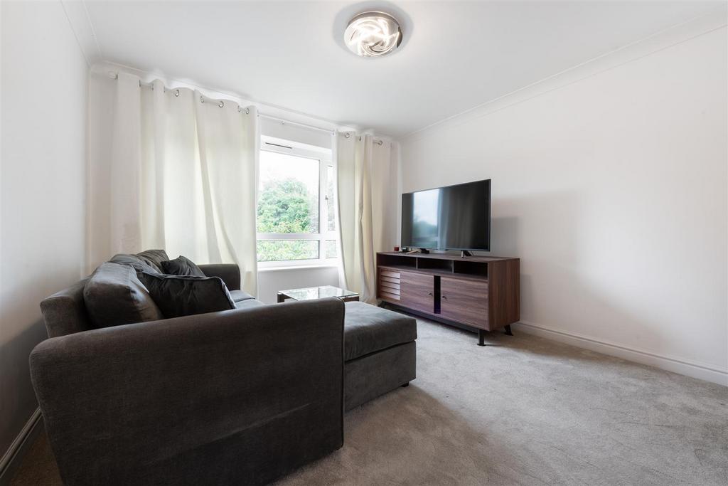 Flat 501 Oswio Court (off Bishopton Road), Shirley