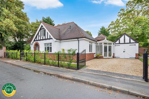 4 bedroom detached bungalow for sale, The Oval, Doncaster