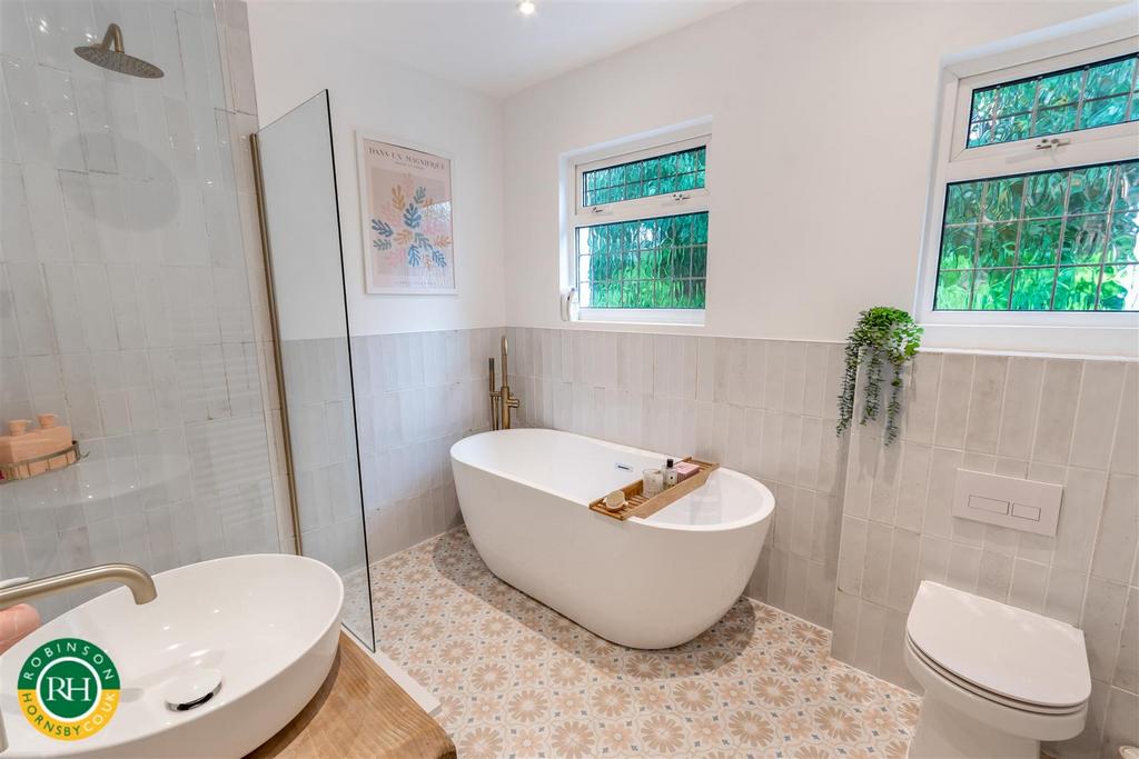 Bathroom to ground floor