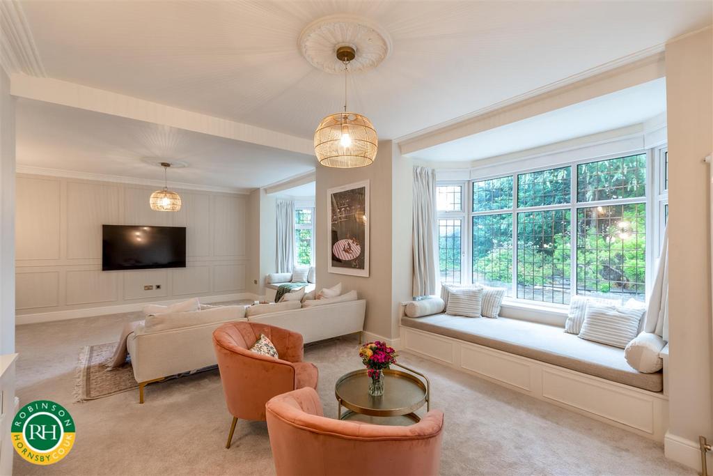 Lounge/dining room