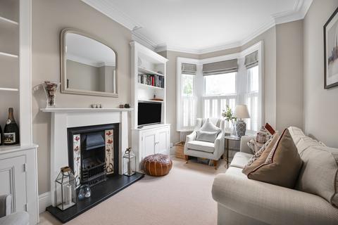 35 Mount Road, London, SW19 8ES