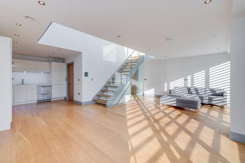 4 bedroom mews for sale, Waterfront Mews, Islington, London