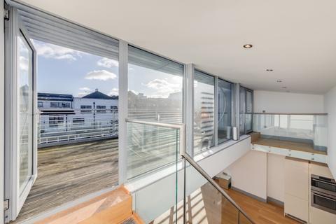 8 Waterfront Mews, London, N1 7FE