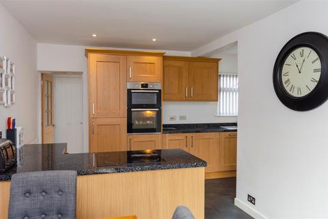 32 Highfield, Withernsea, HU19 2LL