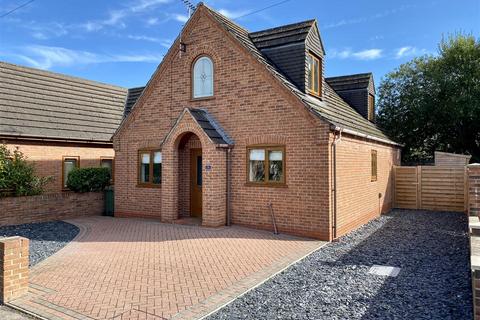 3 bedroom detached house to rent, Batty Lane, Howden