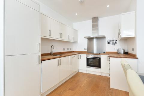 2 bedroom apartment for sale, The Kingsbridge Apartments, High Street