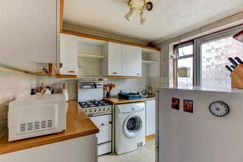 21 Russell Close, Worthing, BN14 8LR