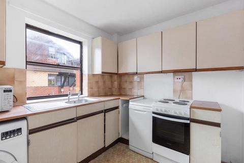 1 bedroom flat for sale, Gibson Close, Isleworth, TW7